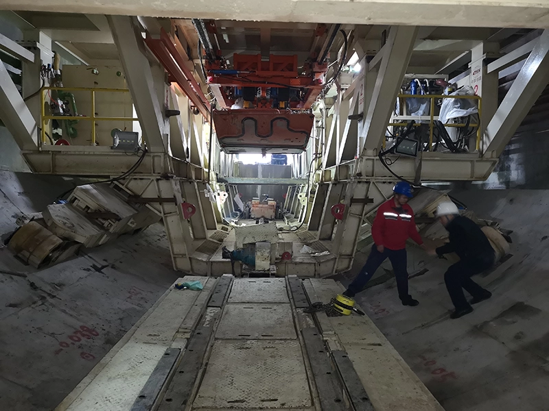 Press-On-Tired-Wheels-shield tunneling-machine