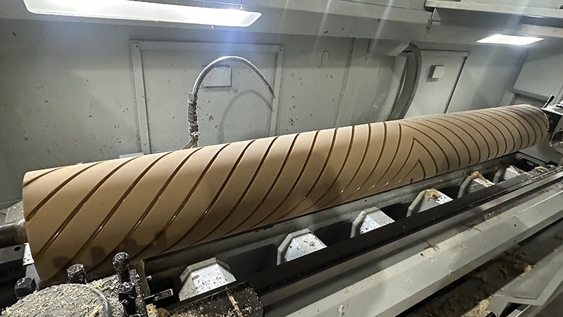 polyurethane-rollers-spiral-grooves