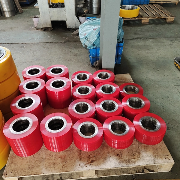 rubber-vs-polyurethane-spacer-rings-deformation-comparison-slitting-machine-parts