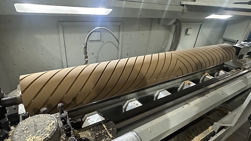 precision-cnc-grinding-process-of-a-90-shore-a-industrial-polyurethane-drive-roller