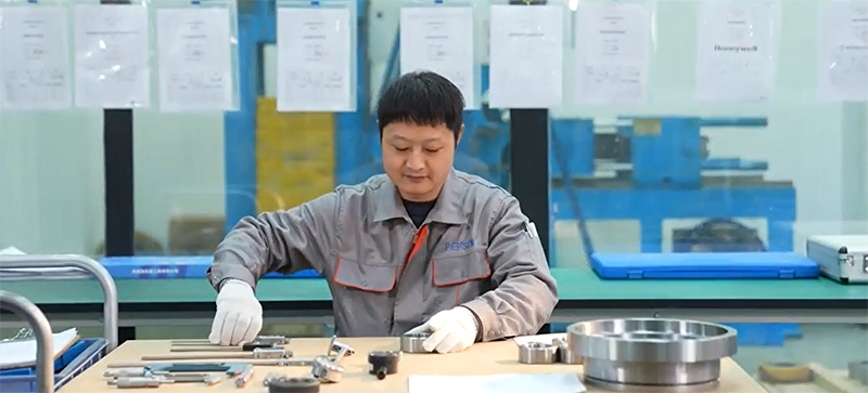 PEPSEN-metal-wheel-roller-inspection-for-polyurethane-products