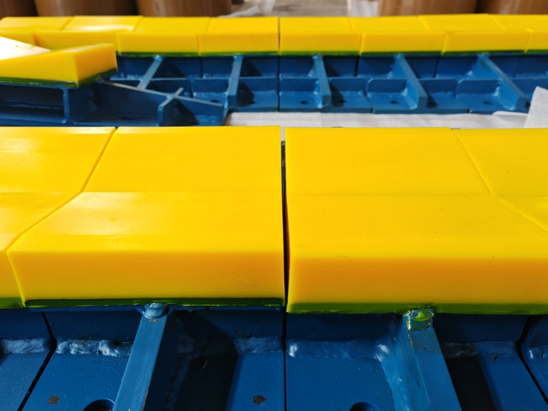 non-marking-95a-durometer-polyurethane-floor-pads-protecting-aluminum-coils-from-impressions